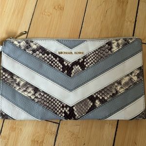 Michael Kors wristlet